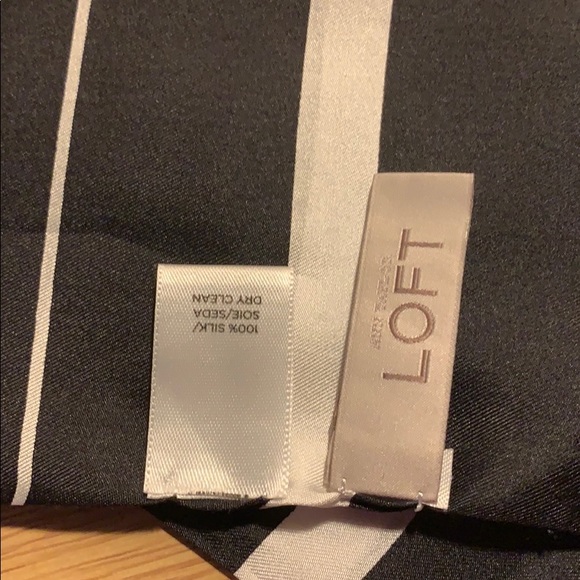 Black and white silk scarf - Picture 3 of 4